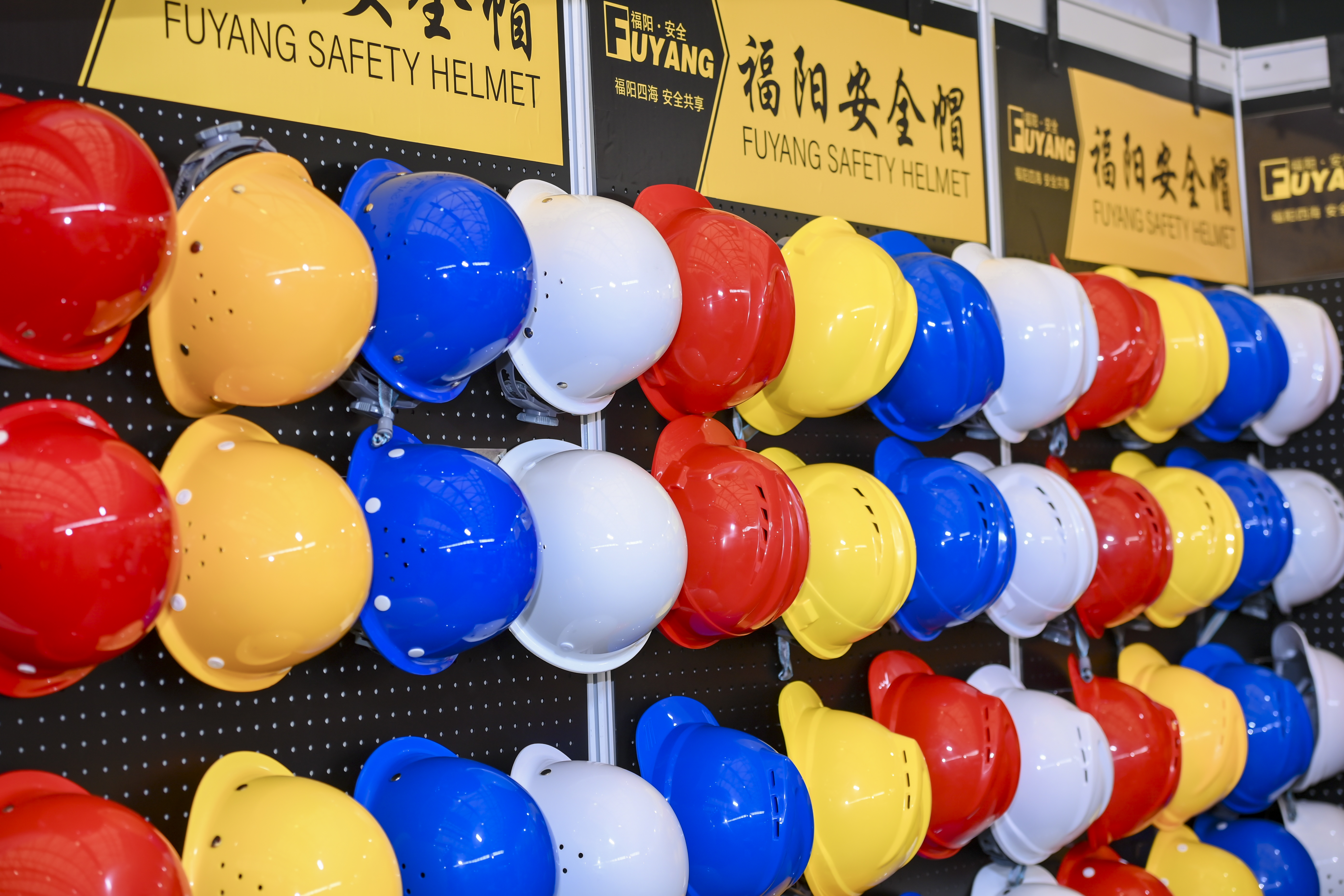 建筑钢筋工劳保装备指南