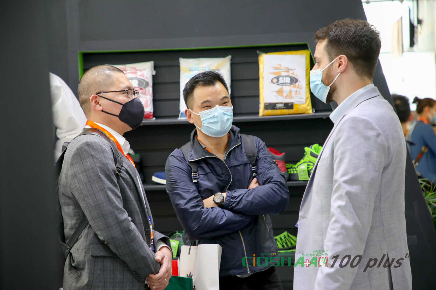夏季戴口罩太闷怎么办？四种&ldquo;不闷&rdquo;方案对比